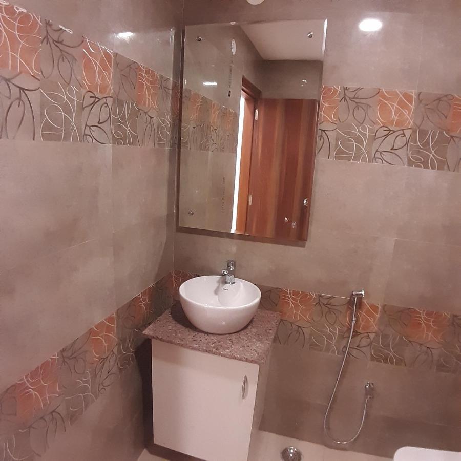 Triom Hotel Delhi  Buitenkant foto